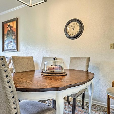 Modern Lakeside Golf Course Retreat With Deck! Canyon Lake Luaran gambar