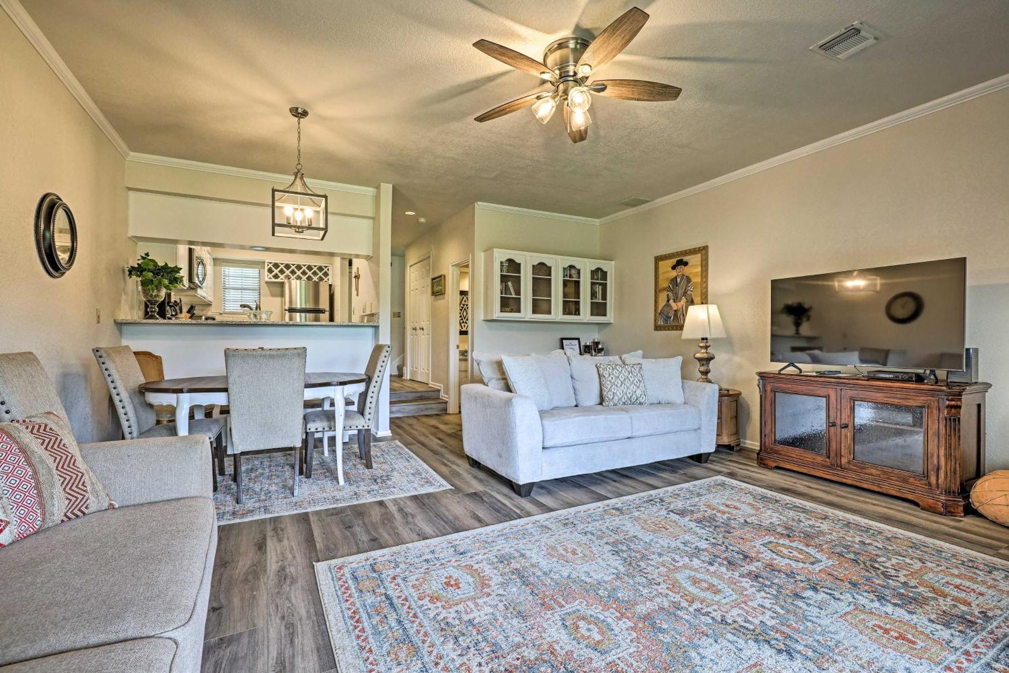 Modern Lakeside Golf Course Retreat With Deck! Canyon Lake Luaran gambar